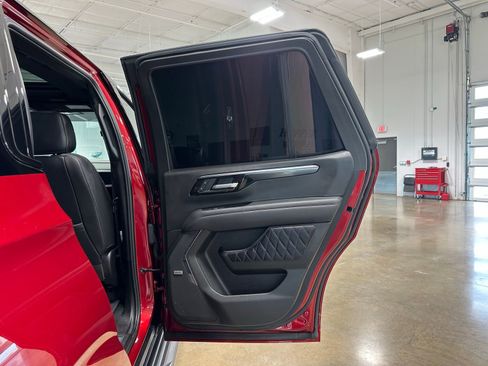 Used 2025 Chevrolet Tahoe RST w/ Comfort Package AWD/4WD image 41