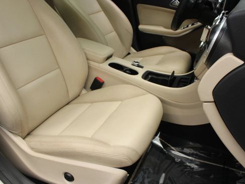 Used 2014 Mercedes-Benz CLA 250 4MATIC image 27