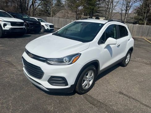 Used 2020 Chevrolet Trax LT w/ Driver Confidence Package image 5