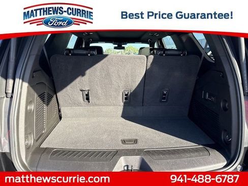 Used 2022 GMC Yukon SLT w/ SLT Premium Package image 14