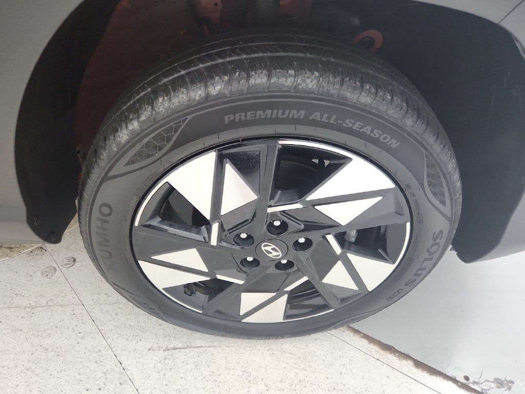 Used 2025 Hyundai Kona SEL AWD/4WD image 35