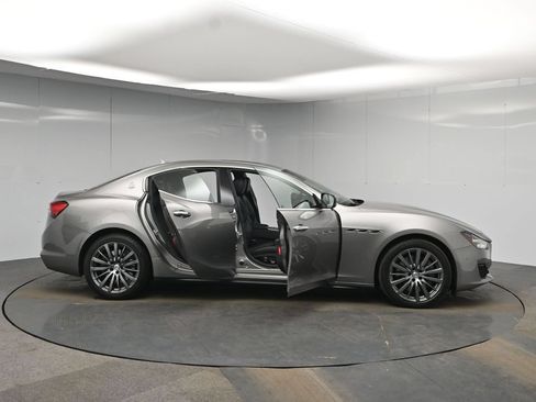 Used 2021 Maserati Ghibli S RWD image 50