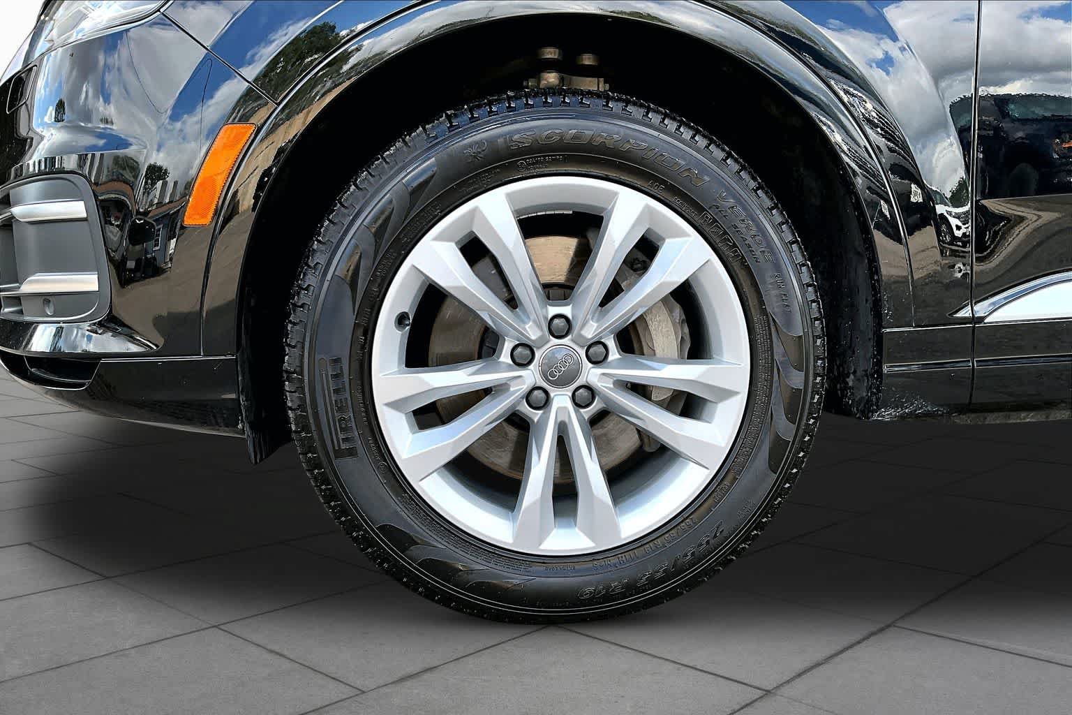 Used 2018 Audi Q7 3.0T Premium AWD/4WD image 11