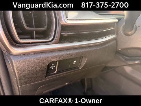 Certified 2025 Kia Sorento S w/ Panoramic Sunroof Package image 16