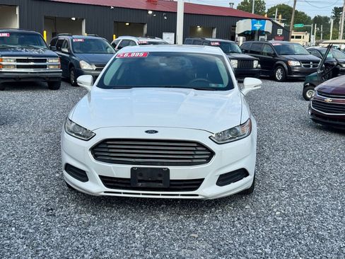 Used 2016 Ford Fusion SE FWD image 2
