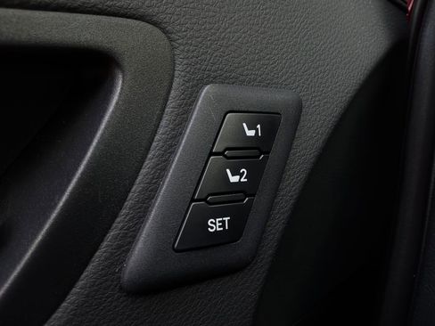 Used 2025 Toyota Sienna XSE AWD/4WD image 41