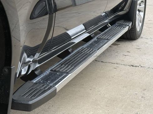 Used 2020 Chevrolet Silverado 1500 High Country w/ Technology Package image 10