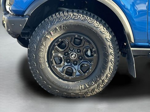 Used 2024 Ford Bronco Badlands image 34