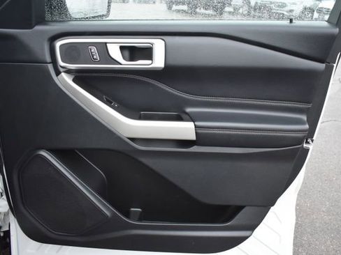 Used 2022 Ford Explorer XLT w/ Equipment Group 202A image 45