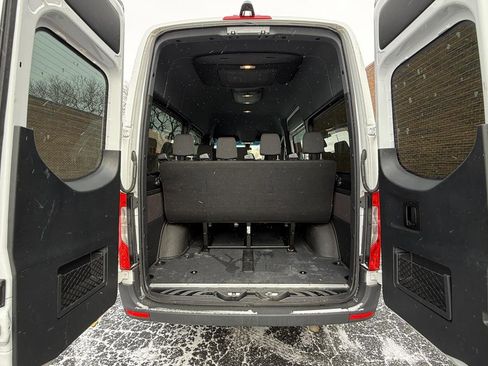 Used 2024 Mercedes-Benz Sprinter 2500 image 24