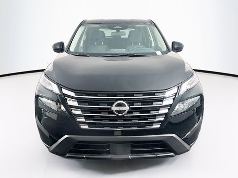 Used 2025 Nissan Rogue SV FWD image 2