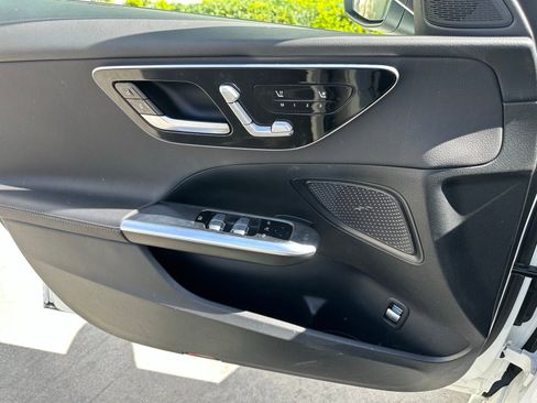 Used 2024 Mercedes-Benz C 300 Sedan image 4