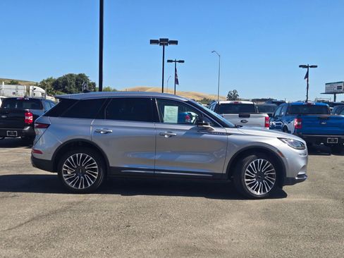 Certified 2022 Lincoln Corsair Reserve w/ Luxury Package AWD/4WD image 3