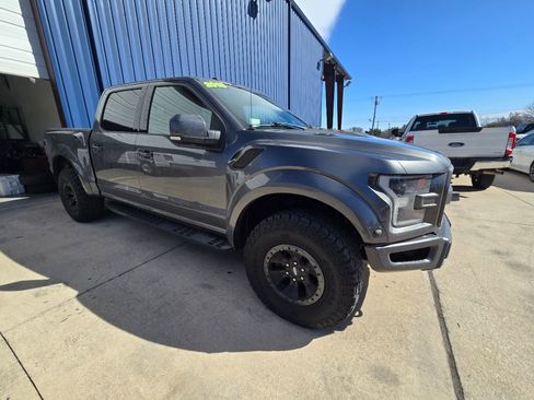 Used 2018 Ford F150 Raptor w/ Equipment Group 802A Luxury image 4