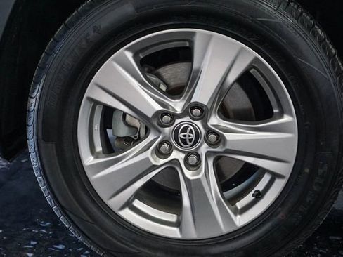 Used 2023 Toyota RAV4 XLE image 4