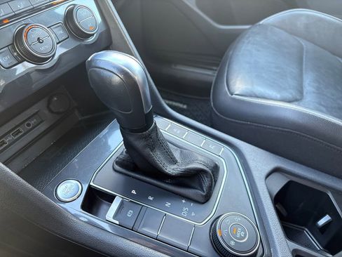 Used 2020 Volkswagen Tiguan SEL Premium R-Line w/ 3rd Row Seat Package image 31