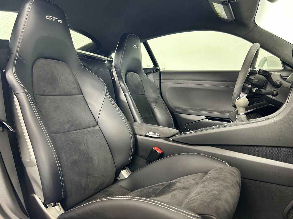 Certified 2016 Porsche Cayman GT4 RWD image 24