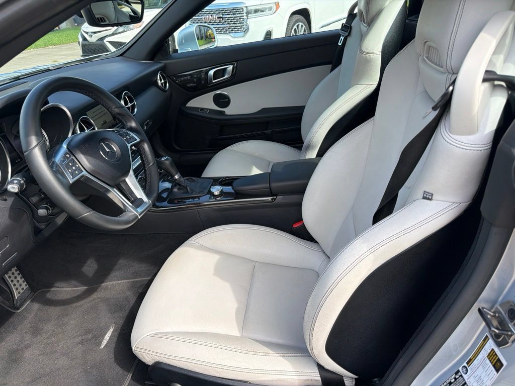 Used 2016 Mercedes-Benz SLK 350 image 7