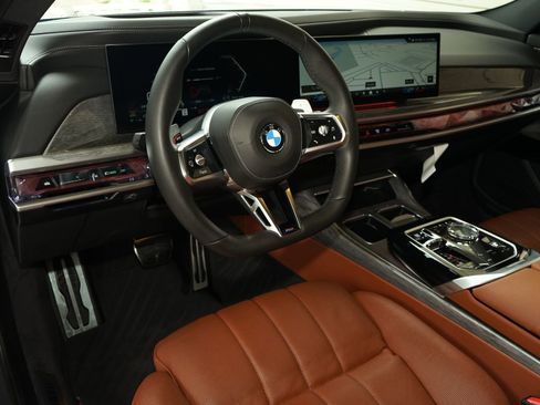 Used 2024 BMW 760i xDrive w/ Executive Package image 8