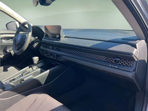 Used 2025 Honda Accord LX image 21