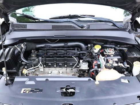 Used 2019 Jeep Compass Latitude FWD image 9