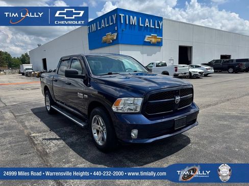 Used 2017 RAM 1500 Express w/ Express Value Package AWD/4WD image 1