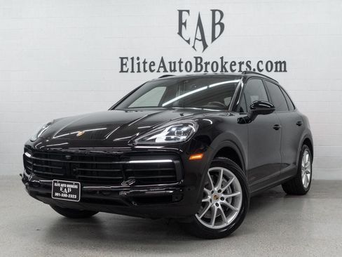 Used 2023 Porsche Cayenne AWD/4WD image 1