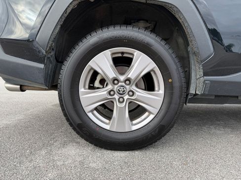 Used 2023 Toyota RAV4 XLE w/ Convenience Package FWD image 9