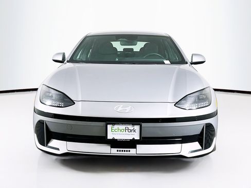 Used 2024 Hyundai Ioniq 6 SE RWD image 2