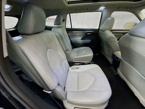 Used 2021 Toyota Highlander Platinum AWD/4WD image 30