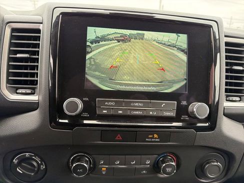 Used 2022 Nissan Frontier SV w/ Technology Package image 22