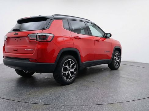 Used 2025 Jeep Compass Limited AWD/4WD image 9