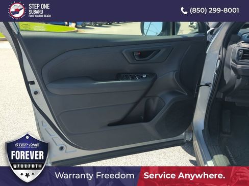Used 2025 Subaru Forester Premium AWD/4WD image 18