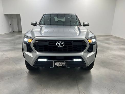 Used 2024 Toyota Tacoma TRD Off-Road AWD/4WD image 2