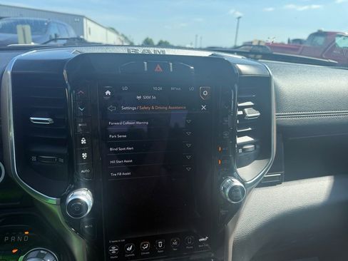 Used 2021 RAM 1500 Laramie AWD/4WD image 15
