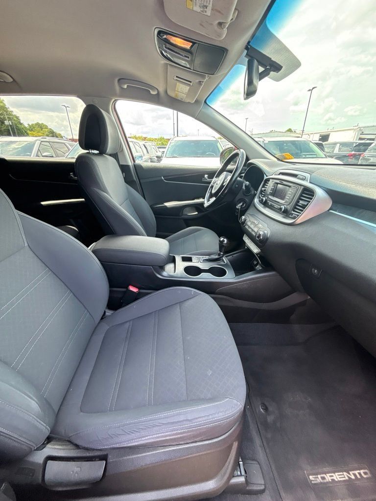 Used 2016 Kia Sorento FWD w/ LX Convenience Package image 23