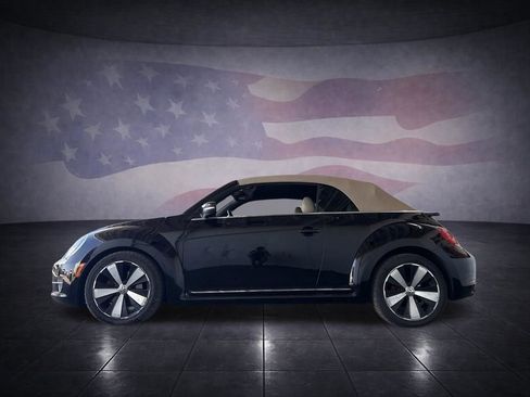 Used 2013 Volkswagen Beetle 2.0T FWD image 2