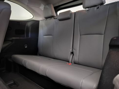 Used 2021 Toyota Highlander Platinum FWD image 21