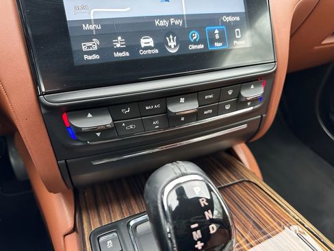 Used 2018 Maserati Quattroporte S image 24