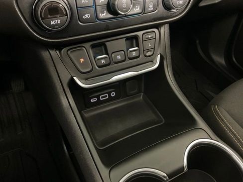 Used 2020 GMC Terrain SLE w/ Driver Convenience Package image 22