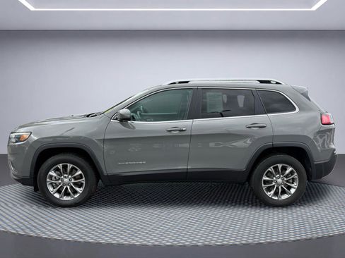 Used 2019 Jeep Cherokee Latitude Plus w/ Cold Weather Group image 2