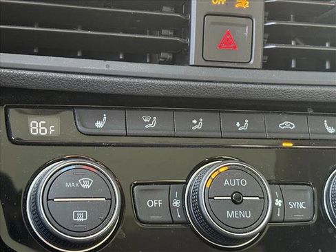 Used 2019 Volkswagen Jetta SEL image 10