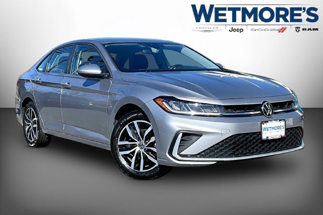 Used 2025 Volkswagen Jetta SE FWD image 1