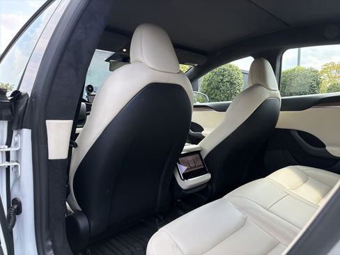 Used 2022 Tesla Model S AWD/4WD image 21