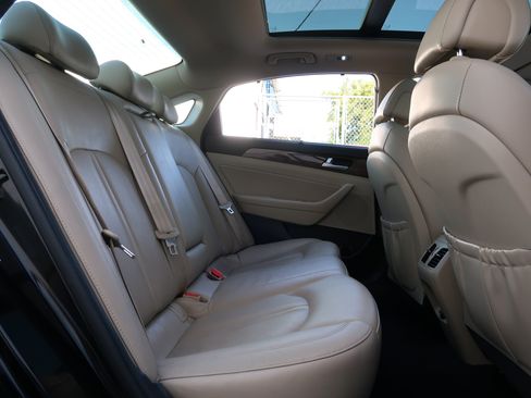 Used 2016 Hyundai Sonata Limited w/ Option Group 02 FWD image 37