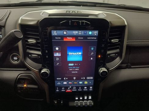 Used 2024 RAM 2500 Laramie w/ Cold Weather Group AWD/4WD image 17