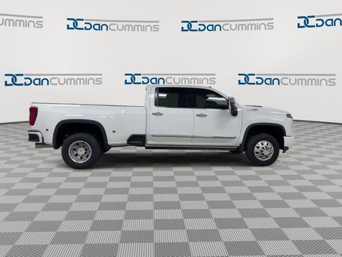 Used 2024 Chevrolet Silverado 3500 High Country w/ High Country Premium Package AWD/4WD image 9