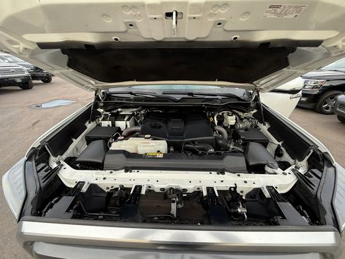 Used 2022 Toyota Tundra Limited AWD/4WD image 49