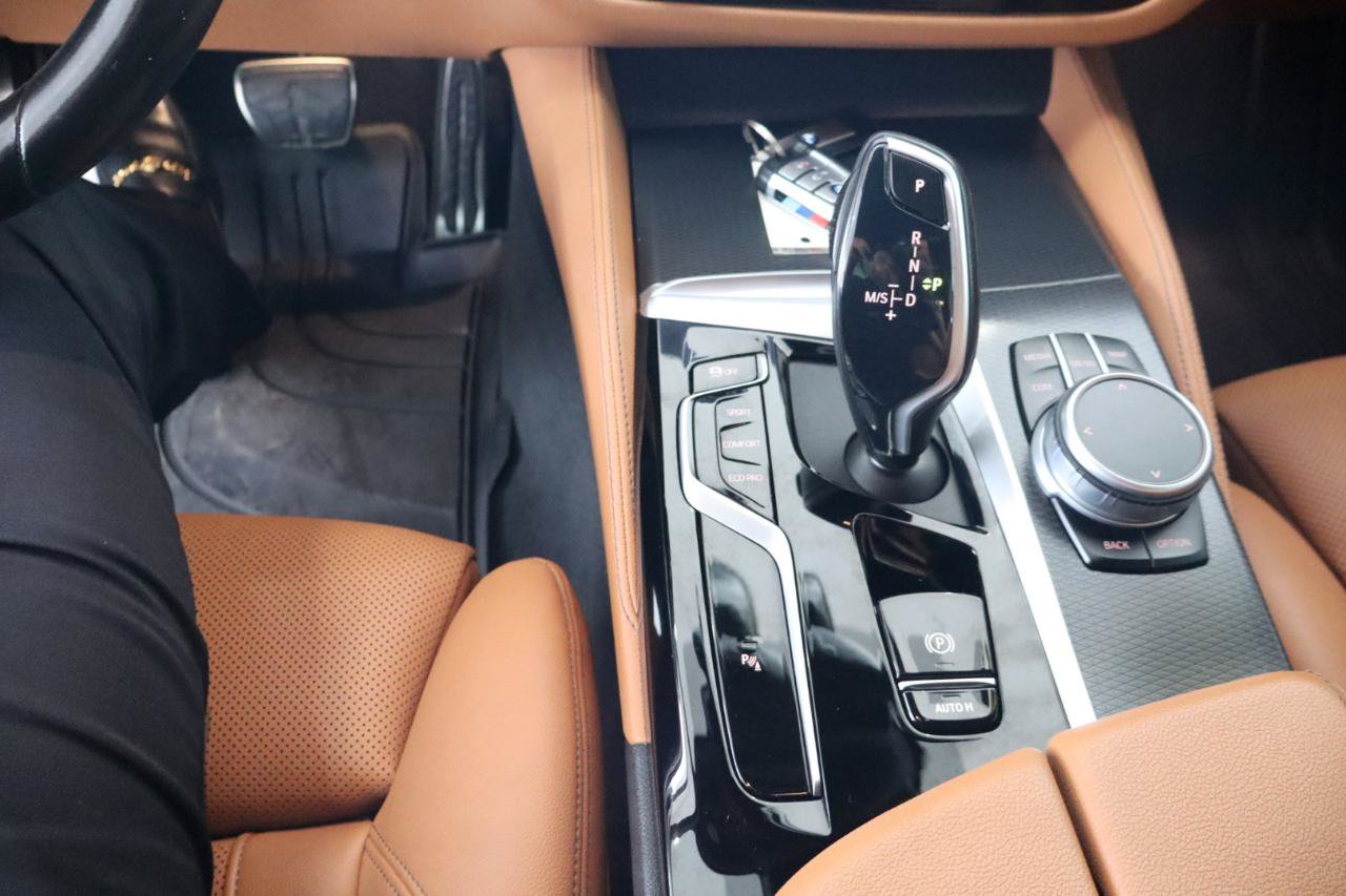 Used 2021 BMW 540i w/ M Sport Package RWD image 23