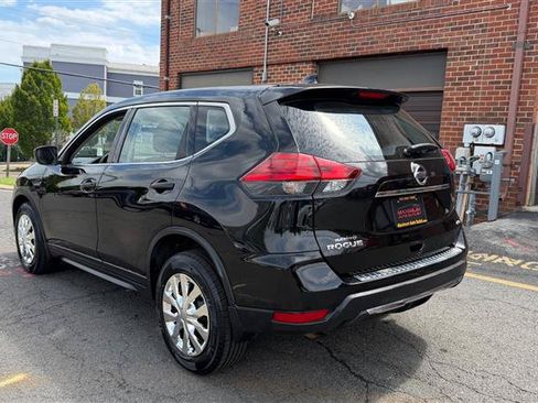 Used 2017 Nissan Rogue S AWD/4WD image 9